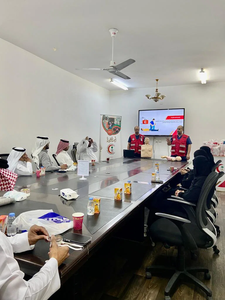 الهلال الأحمر وتوعية عن الإسعافات الأولية