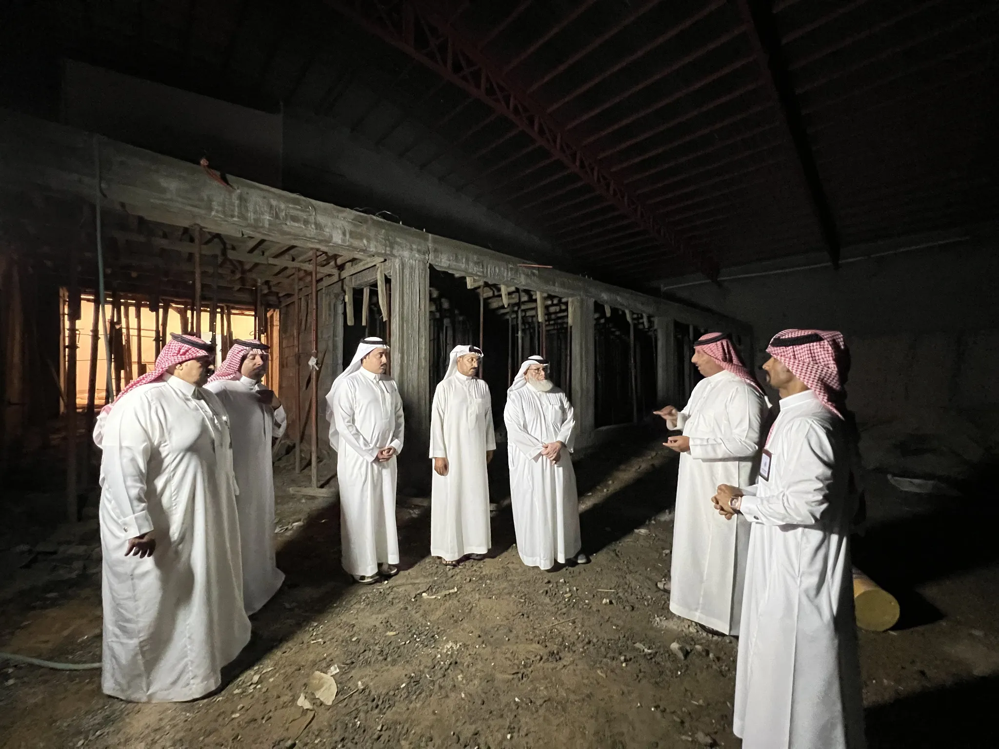 جولة داخل الأعمال القائمة في الصالة الرياضية